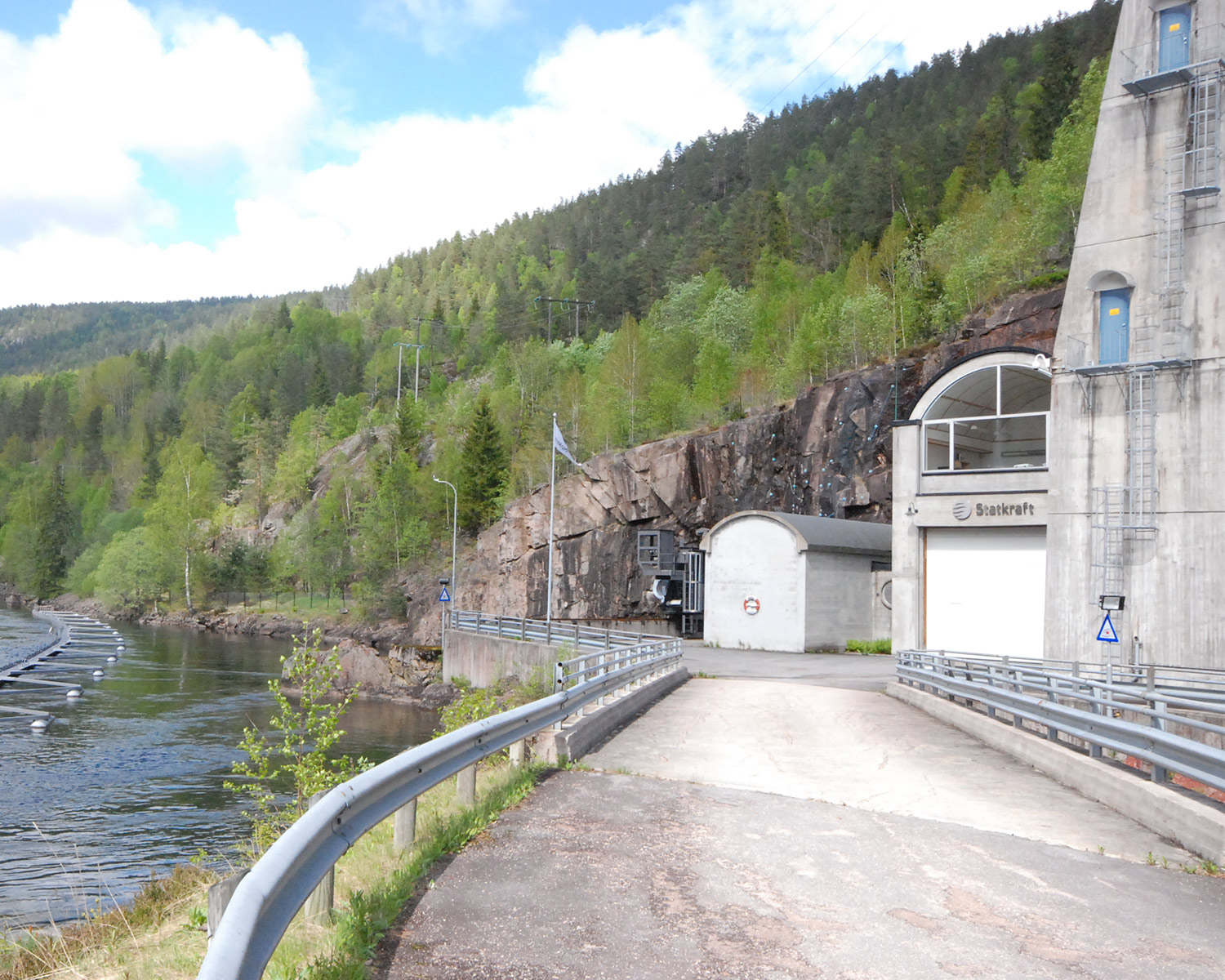 Hogga power plant